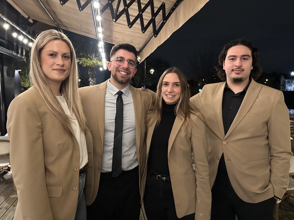 l'équipe de l'agence Agence H.L.