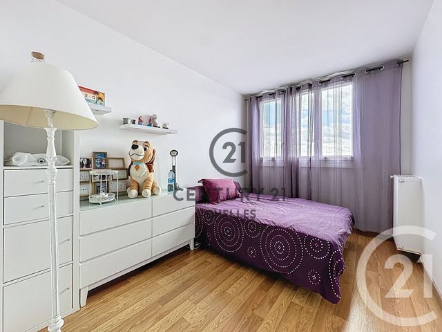 Appartement F5 à vendre - 5 pièces - 95.08 m2 - CHELLES - 77 - ILE-DE-FRANCE - Century 21 Agence H.L.