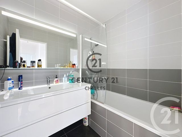 Appartement F5 à vendre - 5 pièces - 95.08 m2 - CHELLES - 77 - ILE-DE-FRANCE - Century 21 Agence H.L.