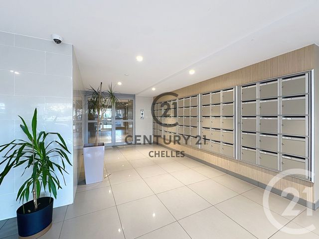 Appartement F2 à vendre - 2 pièces - 46.91 m2 - CHELLES - 77 - ILE-DE-FRANCE - Century 21 Agence H.L.