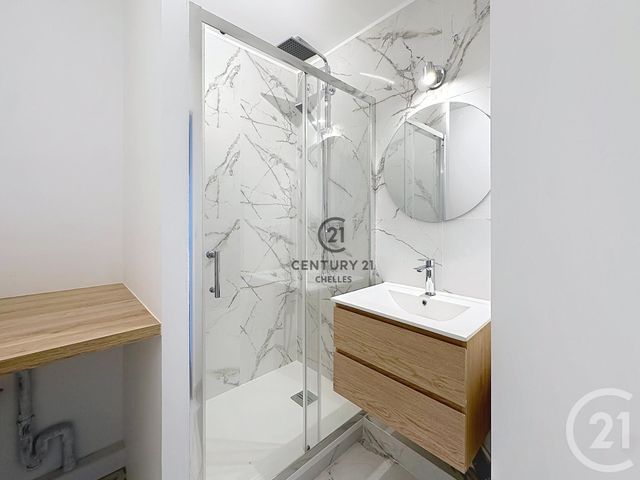 Appartement F2 à louer - 2 pièces - 44.63 m2 - CHELLES - 77 - ILE-DE-FRANCE - Century 21 Agence H.L.
