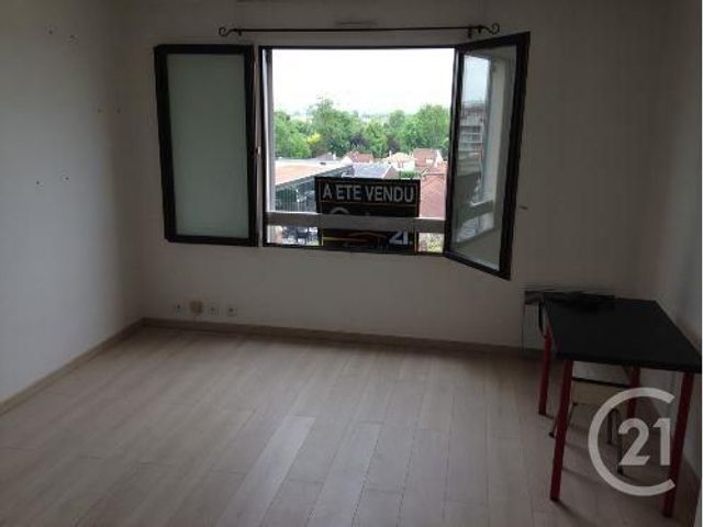Appartement F1 à louer - 1 pièce - 26.0 m2 - CHELLES - 77 - ILE-DE-FRANCE - Century 21 Agence H.L.