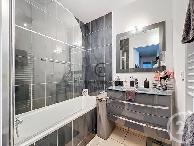 Appartement F3 à vendre - 3 pièces - 65.05 m2 - CHELLES - 77 - ILE-DE-FRANCE - Century 21 Agence H.L.
