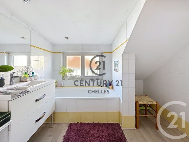 maison à vendre - 9 pièces - 175.0 m2 - CHELLES - 77 - ILE-DE-FRANCE - Century 21 Agence H.L.