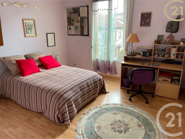 maison à vendre - 8 pièces - 160.0 m2 - CHELLES - 77 - ILE-DE-FRANCE - Century 21 Agence H.L. maison à vendre - 8 pièces - 160.0 m2 - CHELLES - 77 - ILE-DE-FRANCE - Century 21 Agence H.L.