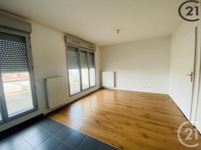 Studio à vendre - 1 pièce - 30.12 m2 - CHELLES - 77 - ILE-DE-FRANCE - Century 21 Agence H.L. Studio à vendre - 1 pièce - 30.12 m2 - CHELLES - 77 - ILE-DE-FRANCE - Century 21 Agence H.L.