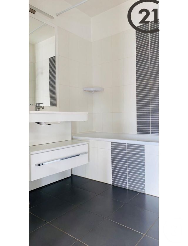 Studio à vendre - 1 pièce - 30.12 m2 - CHELLES - 77 - ILE-DE-FRANCE - Century 21 Agence H.L. Studio à vendre - 1 pièce - 30.12 m2 - CHELLES - 77 - ILE-DE-FRANCE - Century 21 Agence H.L.