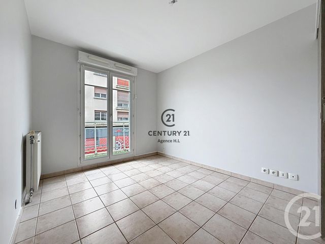Appartement F2 à vendre - 2 pièces - 43.59 m2 - CHELLES - 77 - ILE-DE-FRANCE - Century 21 Agence H.L.