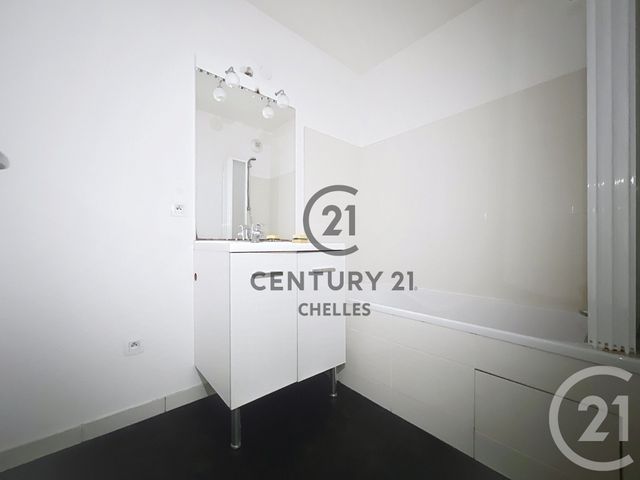 Appartement F2 à vendre - 2 pièces - 46.2 m2 - CHELLES - 77 - ILE-DE-FRANCE - Century 21 Agence H.L.