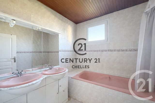 maison à vendre - 7 pièces - 137.77 m2 - CHELLES - 77 - ILE-DE-FRANCE - Century 21 Agence H.L.