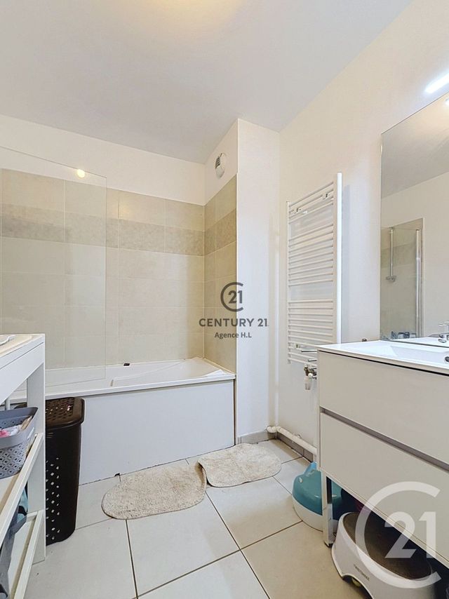Appartement F3 à vendre - 3 pièces - 66.7 m2 - CHELLES - 77 - ILE-DE-FRANCE - Century 21 Agence H.L.