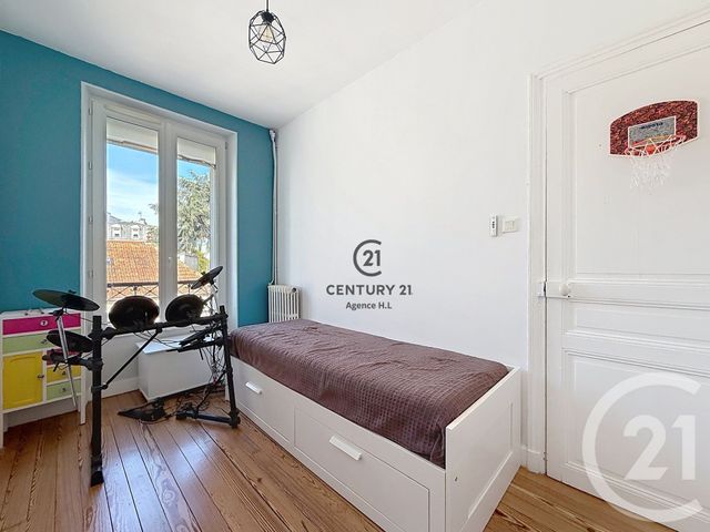 Appartement Duplex à vendre - 6 pièces - 92.26 m2 - VILLEMOMBLE - 93 - ILE-DE-FRANCE - Century 21 Agence H.L.