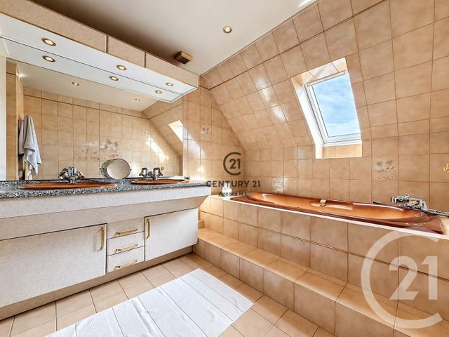 maison à vendre - 7 pièces - 150.0 m2 - CHELLES - 77 - ILE-DE-FRANCE - Century 21 Agence H.L.