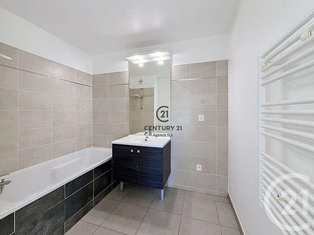 Appartement F3 à vendre - 3 pièces - 59.62 m2 - VILLEMOMBLE - 93 - ILE-DE-FRANCE - Century 21 Agence H.L.