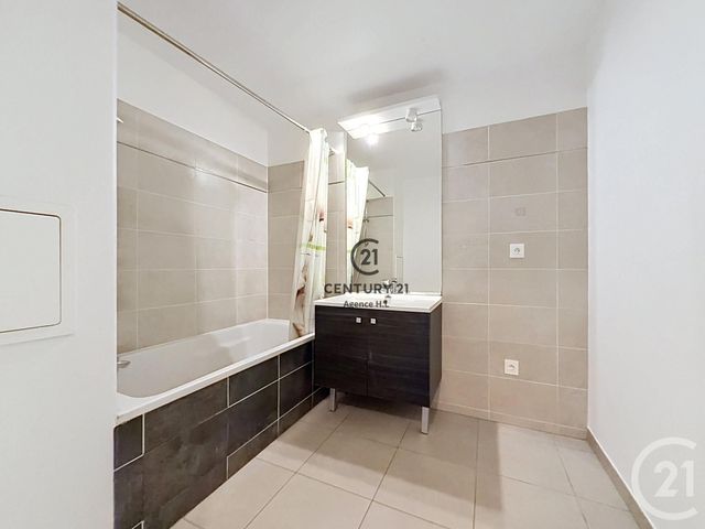 Appartement F3 à vendre - 3 pièces - 59.62 m2 - VILLEMOMBLE - 93 - ILE-DE-FRANCE - Century 21 Agence H.L.