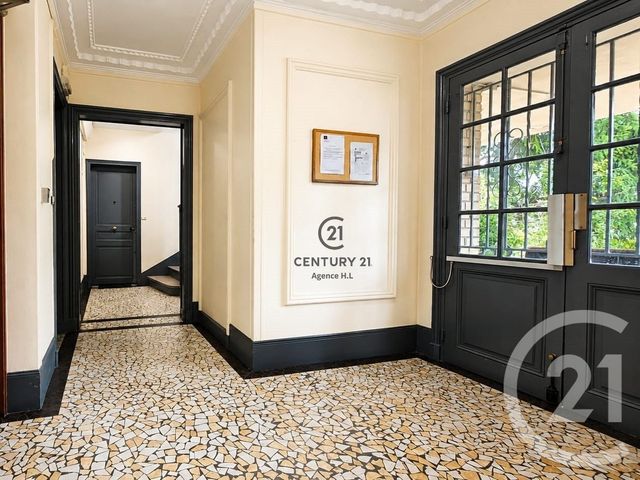 Appartement F2 à vendre - 2 pièces - 39.85 m2 - CHELLES - 77 - ILE-DE-FRANCE - Century 21 Agence H.L.